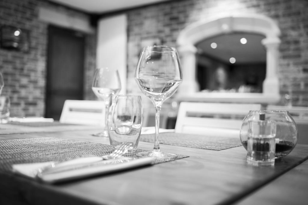 Les Remparts Hotel La Madelaine-sous-Montreuil Eksteriør billede